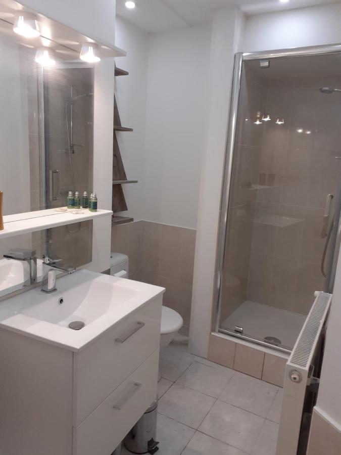 Studio En Plein Centre Ville - 2 A 4 Personnes Tence Екстериор снимка